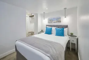 Host & Stay - The Courtyard Retreat - Image 4