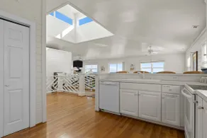 Suncatcher Home - Image 5