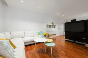 Spacious Refurbished with Parking-3BD 2BT-Retiro - Image 2