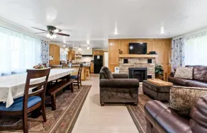 Dog-Friendly Nature Escape with Hot Tub & Fire Pit - Image 2