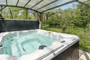 Dog-Friendly Nature Escape with Hot Tub & Fire Pit - Image 3