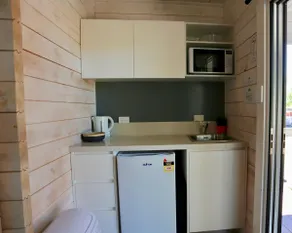 King Studio Cabin - No Pets Allowed - Image 3