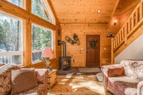 Lake Wenatchee Cabin 3BR, Large Deck, Pet-Friendly - Image 5