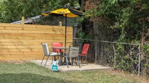 Downtown/Horse track 1.5mile,Fenced yard - Image 3