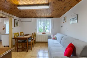 Holiday House Manuel in Tar - Image 2