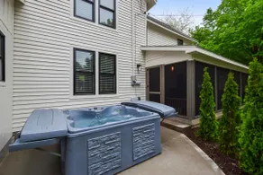 Saugatuck FH walk to town private hot tub - Image 5