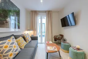 Sophisticated brand new flat in historic district - Image 2