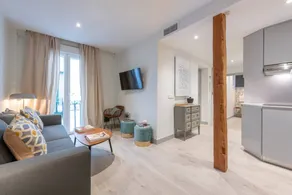 Sophisticated brand new flat in historic district - Image 3