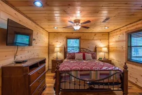 Broken Bow Escape w/ Hot Tub & Basketball Court! - Image 5