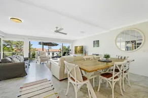Hampton's Style Beach Retreat in Noosa's Heart - Image 2