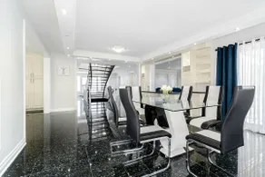Brampton Mansion Getaway! - Image 3