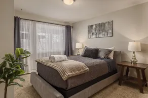 Elegant 2BR Retreat Prime Downtown Location Overlooking Parks Greenbelt - Image 4