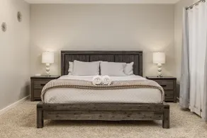 Elegant 2BR Retreat Prime Downtown Location Overlooking Parks Greenbelt - Image 5