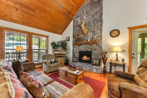Whispering Woods Lodge-Sleeps 10 Home - Image 4