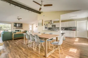 4BD-3BA Chic Timeless Elegance - 15 Mins to DT - Image 2