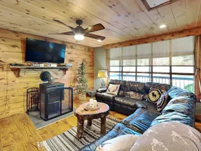 Kare Bear Cabin - Image 2