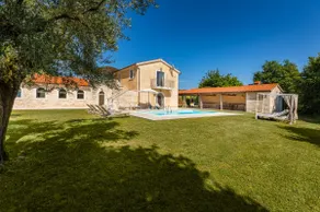 Luxurious villa with private pool, billiards, darts and trampoline. - Image 5