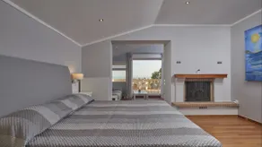 Luxury 4 Bdrm Villa with Pvt Pool on the beach - Image 3