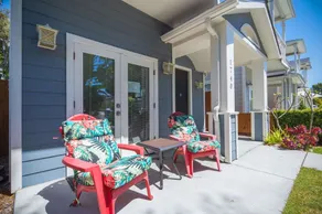Blue Heron Beach House - Near the Beach with a backyard and bikes! - Image 2
