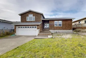 Waterfront Home withPrivate Hot Tub, Ping-Pong, Fr - Image 5