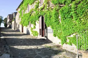 La Casina di Rosi. live in the ancient village. - Image 2