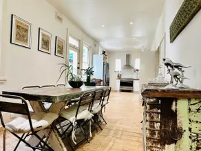 Elwoods eklektiske perle, gåtur til strand og cafeer, gratis parkering foran. - Image 3