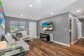 FREE Heated Pool, Sleeps 10, Pinellas Pk | 25 Min to Gulf Beaches - Image 2