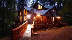4 BR Luxury Waterview Cabin, Hot Tub, Fishing Lake - Image 2