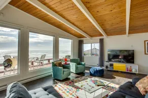Ocean Front Duplex with Views! Dog Friendly! Free Wifi! - Image 3