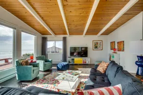 Ocean Front Duplex with Views! Dog Friendly! Free Wifi! - Image 4