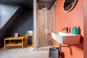 Le De Gaulle-Apartment-Premium-Bathroom - Image 4