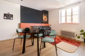 Le De Gaulle-Apartment-Premium-Bathroom - Image 3