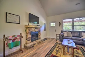 Townsend Condo w/ Pool, Great Smoky Mountain Views - Image 5