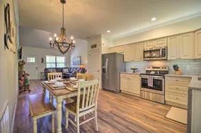 Townsend Condo w/ Pool, Great Smoky Mountain Views - Image 2
