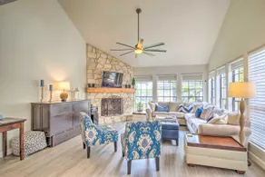 Horseshoe Bay Townhome w/ Patio & Outdoor Pool! - Image 4