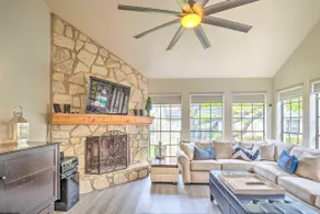 Horseshoe Bay Townhome w/ Patio & Outdoor Pool! - Image 5