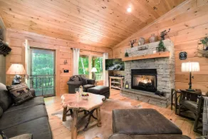Blue Ridge Cabin Getaway | Cashiers & Highlands - Image 5
