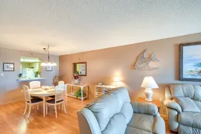 Walk to Madeira Beach: Coastal Condo w/ Balcony - Image 4