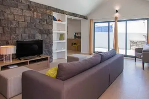 Mosteiros Beach House - Image 2