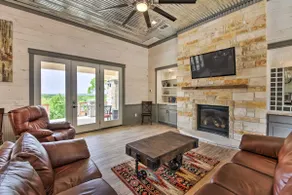 'Ladera' Wimberley Estate on 13 Acres w/ Hot Tub - Image 5