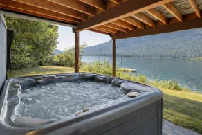 Lakefront|Dock|Hot Tub|Dogs|BBQ|NW Comfy Cabins - Image 3