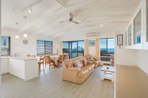 Kianga Parade Beach House - Image 3