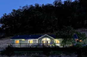 Calistoga Vineyard Getaway - Hot Tub and Tastings Included - Image 2