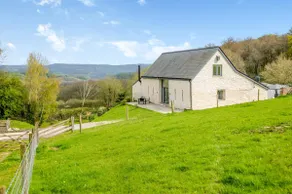 Usk Barn - Image 2