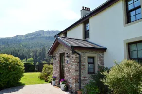 Culzean House, country style, hot tub - Image 3