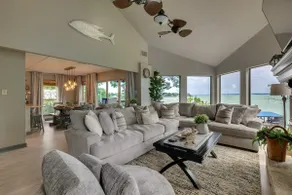 Lakehouse: Hot Tub, Waterslide, Game Room & Kayaks - Image 5