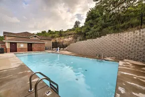Cozy Condo w/ Pool Access in the Heart of Branson! - Image 3