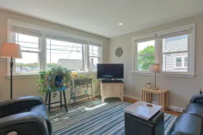 Quiet Beverly residence near Danversport and Salem - Image 5