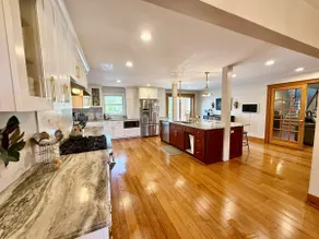 Ultimate Family Retreat:10-Acre, Heated Pool, Hot Tub & More - Image 4
