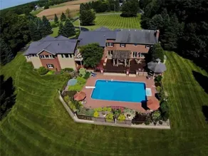 Ultimate Family Retreat:10-Acre, Heated Pool, Hot Tub & More - Image 2